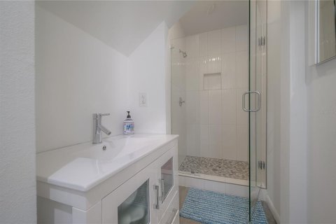 House in Tampa, Florida 4 bedrooms, 201.04 sq.m. № 1917529 - photo 26