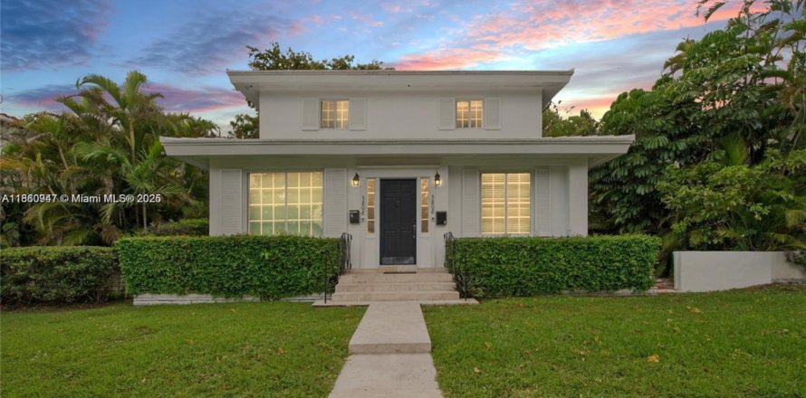Villa ou maison à Coral Gables, Floride 3 chambres, 139.35 m2 № 1889247