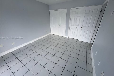 Снять в аренду кондоминиум в Майами, Флорида 3 спальни, 159.05м2, № 2034469 - фото 11