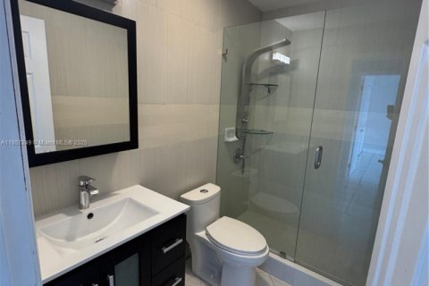 Снять в аренду кондоминиум в Майами, Флорида 3 спальни, 159.05м2, № 2034469 - фото 21