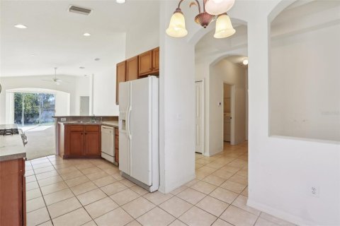 House in Wesley Chapel, Florida 2 bedrooms, 144.09 sq.m. № 1716584 - photo 9