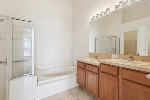 House in Wesley Chapel, Florida 2 bedrooms, 144.09 sq.m. № 1716584 - photo 19