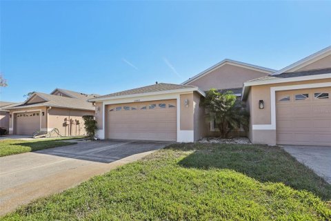 House in Wesley Chapel, Florida 2 bedrooms, 144.09 sq.m. № 1716584 - photo 3