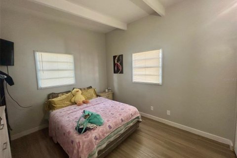 House in Tampa, Florida 3 bedrooms, 82.5 sq.m. № 1719040 - photo 14