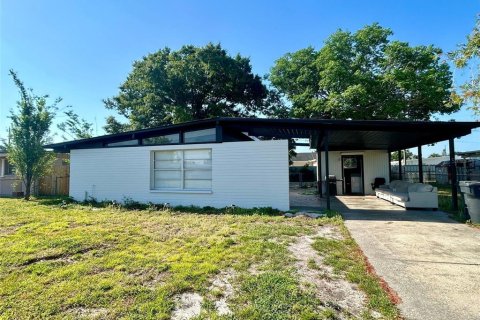 House in Tampa, Florida 3 bedrooms, 82.5 sq.m. № 1719040 - photo 1