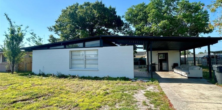 House in Tampa, Florida 3 bedrooms, 82.5 sq.m. № 1719040