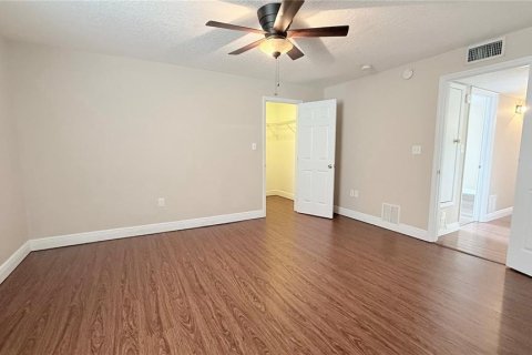 Condo in Altamonte Springs, Florida, 2 bedrooms  № 2208439 - photo 14