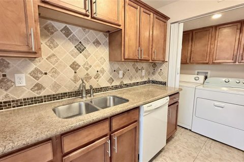Condo in Altamonte Springs, Florida, 2 bedrooms  № 2208439 - photo 6