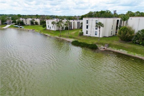 Condo in Altamonte Springs, Florida, 2 bedrooms  № 2208439 - photo 22