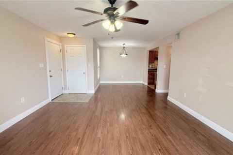 Condo in Altamonte Springs, Florida, 2 bedrooms  № 2208439 - photo 3
