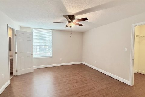 Condo in Altamonte Springs, Florida, 2 bedrooms  № 2208439 - photo 11