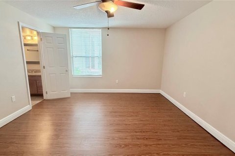 Condo in Altamonte Springs, Florida, 2 bedrooms  № 2208439 - photo 12