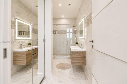 Copropriété à vendre à Sunrise, Floride: 4 chambres, 241.36 m2 № 2268560 - photo 23