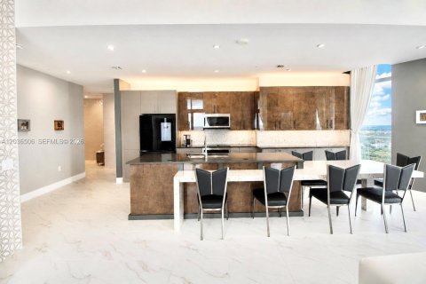 Copropriété à vendre à Sunrise, Floride: 4 chambres, 241.36 m2 № 2268560 - photo 10