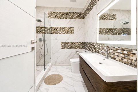 Copropriété à vendre à Sunrise, Floride: 4 chambres, 241.36 m2 № 2268560 - photo 15