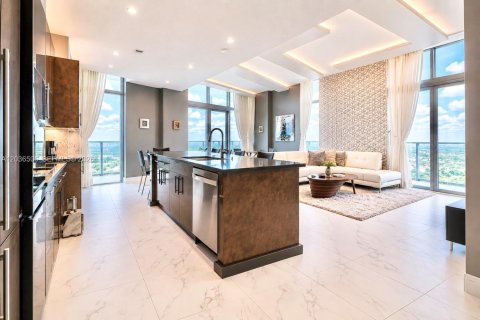 Copropriété à vendre à Sunrise, Floride: 4 chambres, 241.36 m2 № 2268560 - photo 8