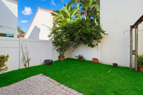 House in Hollywood, Florida 3 bedrooms, 156.35 sq.m. № 1952862 - photo 20
