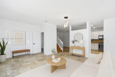 House in Hollywood, Florida 3 bedrooms, 156.35 sq.m. № 1952862 - photo 6