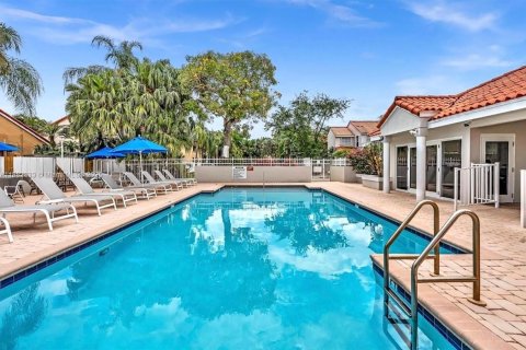 House in Hollywood, Florida 3 bedrooms, 156.35 sq.m. № 1952862 - photo 21