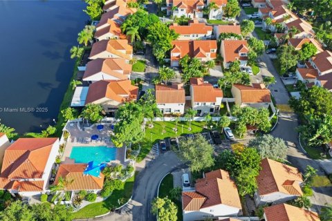 House in Hollywood, Florida 3 bedrooms, 156.35 sq.m. № 1952862 - photo 29