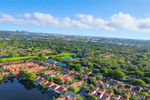 House in Hollywood, Florida 3 bedrooms, 156.35 sq.m. № 1952862 - photo 25
