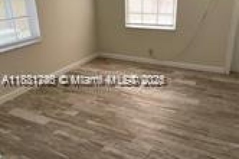 House in West Palm Beach, Florida 3 bedrooms, 167.22 sq.m. № 1924711 - photo 4