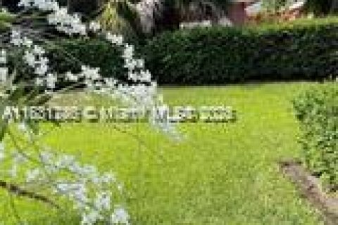 House in West Palm Beach, Florida 3 bedrooms, 167.22 sq.m. № 1924711 - photo 8