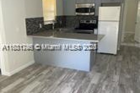 House in West Palm Beach, Florida 3 bedrooms, 167.22 sq.m. № 1924711 - photo 3