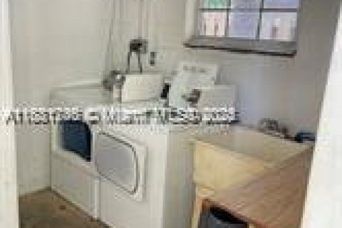 House in West Palm Beach, Florida 3 bedrooms, 167.22 sq.m. № 1924711 - photo 5