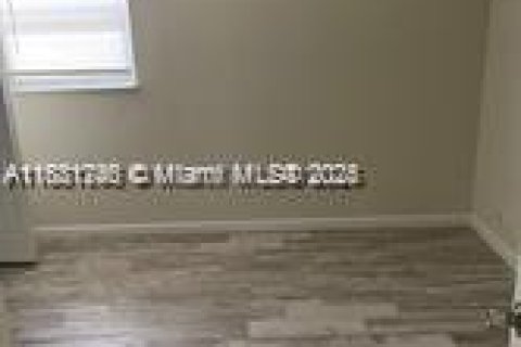 House in West Palm Beach, Florida 3 bedrooms, 167.22 sq.m. № 1924711 - photo 10