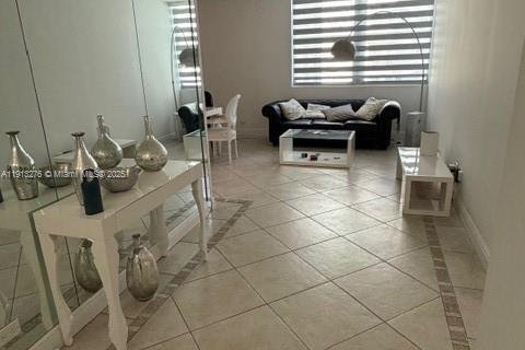 Condominio en Miami Beach, Florida, 2 dormitorios  № 2038151