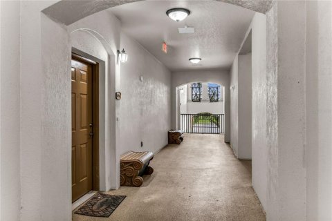 Condo in Windermere, Florida, 2 bedrooms  № 2386659 - photo 5