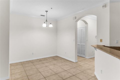 Condo in Windermere, Florida, 2 bedrooms  № 2386659 - photo 22
