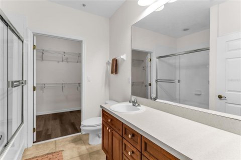 Condo in Windermere, Florida, 2 bedrooms  № 2386659 - photo 17