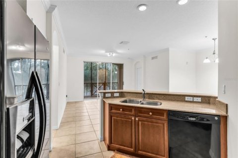 Condo in Windermere, Florida, 2 bedrooms  № 2386659 - photo 26