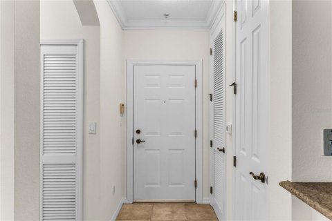 Condo in Windermere, Florida, 2 bedrooms  № 2386659 - photo 21