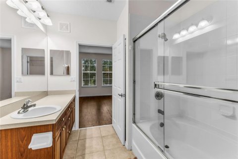 Condo in Windermere, Florida, 2 bedrooms  № 2386659 - photo 18