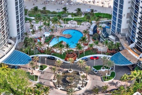 Condominio en venta en Sunny Isles Beach, Florida, 2 dormitorios, 119.75 m2 № 1995980 - foto 2