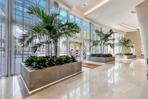 Condominio en venta en Sunny Isles Beach, Florida, 2 dormitorios, 119.75 m2 № 1995980 - foto 29