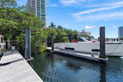 Casa en venta en Aventura, Florida, 3 dormitorios, 280.75 m2 № 1938054 - foto 4