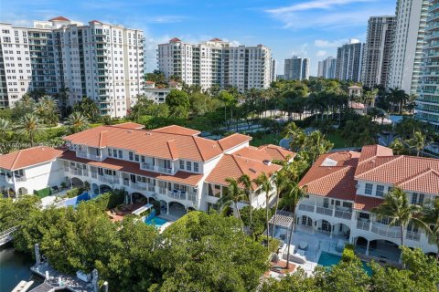 Casa en venta en Aventura, Florida, 3 dormitorios, 280.75 m2 № 1938054 - foto 12