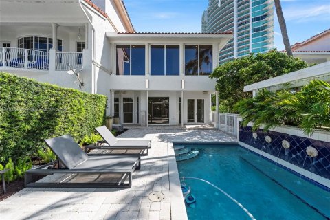 Casa en venta en Aventura, Florida, 3 dormitorios, 280.75 m2 № 1938054 - foto 1