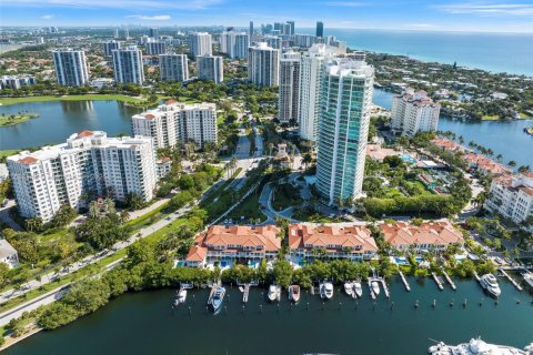 Casa en venta en Aventura, Florida, 3 dormitorios, 280.75 m2 № 1938054 - foto 18