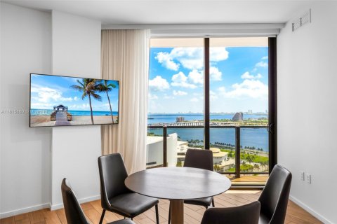 Condo in Miami, Florida, 3 bedrooms  № 1782080 - photo 2