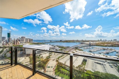Condo in Miami, Florida, 3 bedrooms  № 1782080 - photo 7
