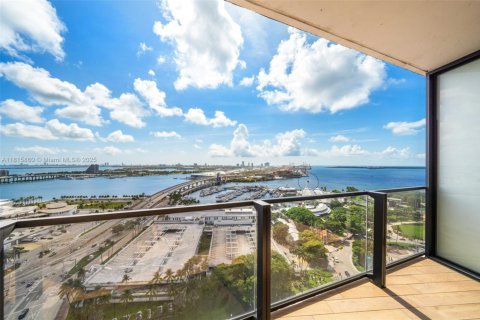 Condo in Miami, Florida, 3 bedrooms  № 1782080 - photo 14