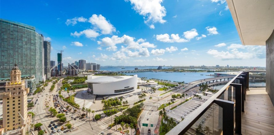 Condo in Miami, Florida, 3 bedrooms № 1782080