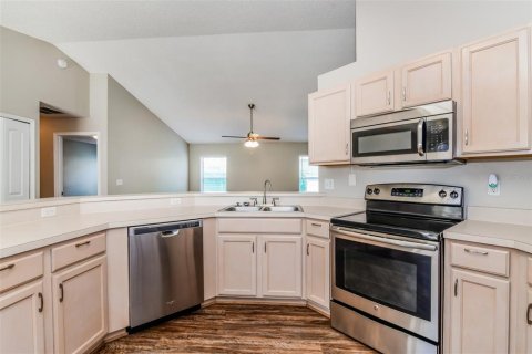 House in Kissimmee, Florida 4 bedrooms, 197.32 sq.m. № 2310013 - photo 5