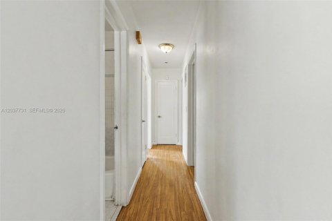 Villa ou maison à vendre à Miami, Floride: 3 chambres, 108.97 m2 № 2086583 - photo 29