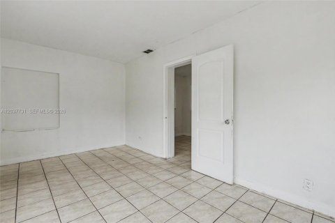 Villa ou maison à vendre à Miami, Floride: 3 chambres, 108.97 m2 № 2086583 - photo 27